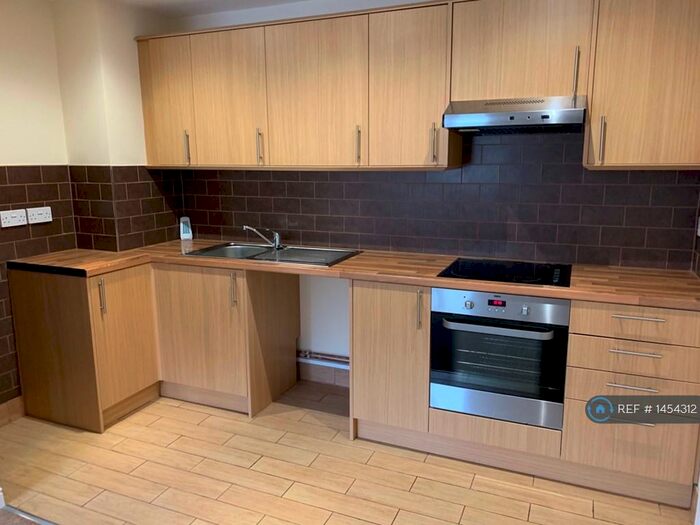 1 Bedroom Maisonette To Rent In Victoria Road, Ferndown, BH22