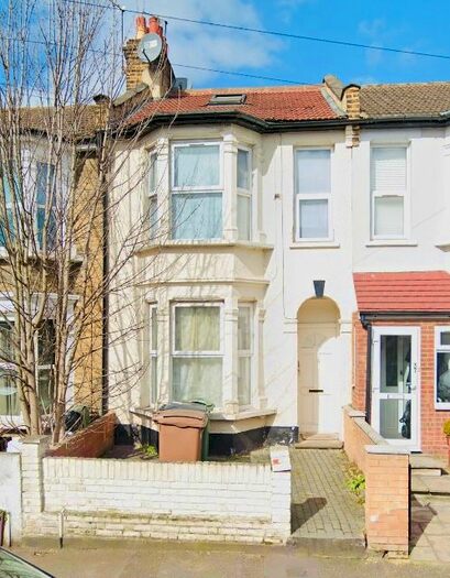 2 Bedroom Flat To Rent In Palamos Road, London, E10