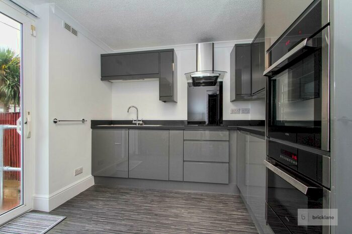 3 Bedroom House To Rent In Northend Gardens, Kingswood, BS15