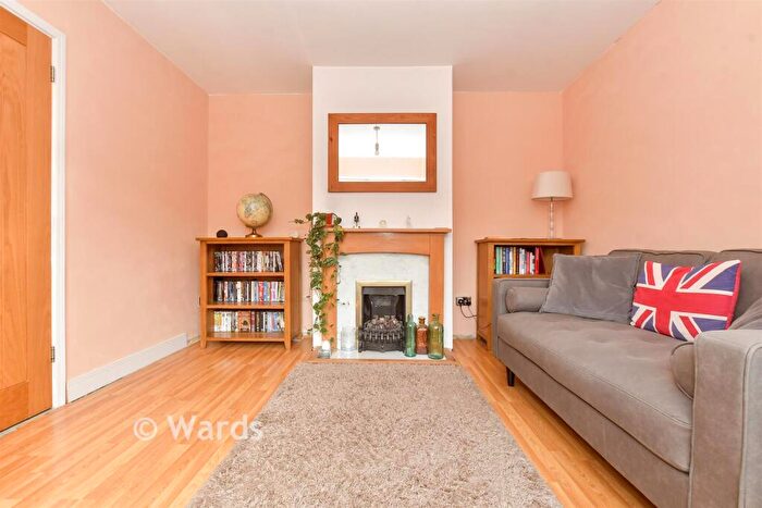 2 Bedroom Semi-Detached House For Sale In Saddleton Road, Whitstable, Kent, CT5