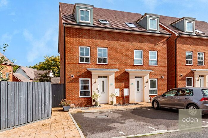 3 Bedroom Town House For Sale In Pippin Place, Allington, ME16