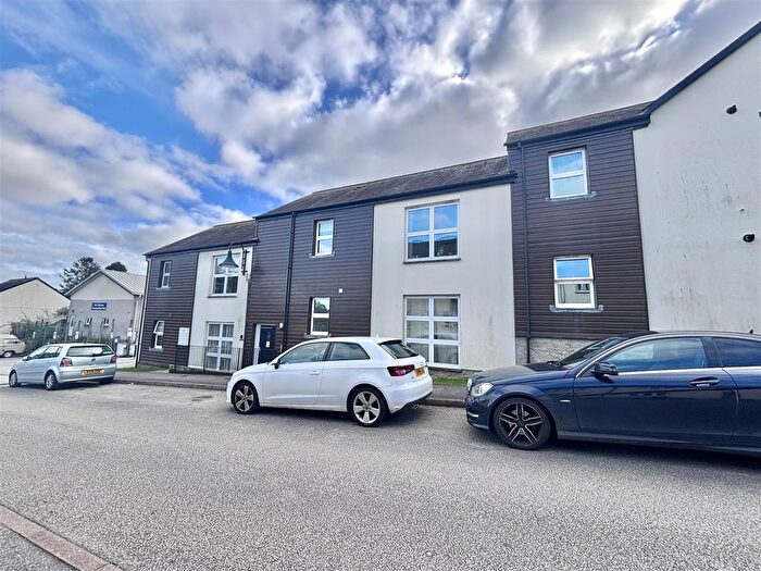 1 Bedroom Flat For Sale In Calver Close, Penryn, TR10