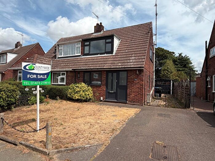 3 Bedroom Semi-Detached Bungalow For Sale In Temple Road, Ipswich, Suffolk, IP3