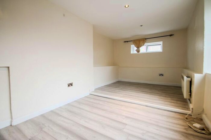 Studio To Rent In Islip Manor Road, Northolt, UB5