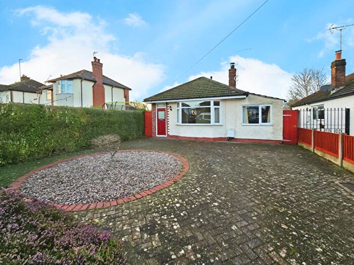 3 Bedroom Bungalow To Rent In Caughall Road, Upton, Chester, Cheshire, CH2