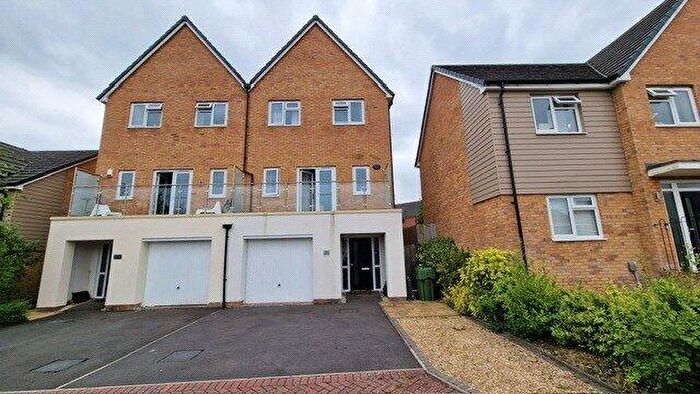 4 Bedroom Semi-Detached House For Sale In Skylark Street, Cofton Hackett, Birmingham, Worcestershire, B45