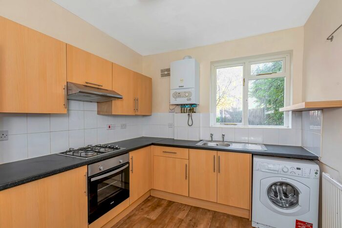 5 Bedroom Terraced House To Rent In Mount Terrace, Whitechapel, London, E1