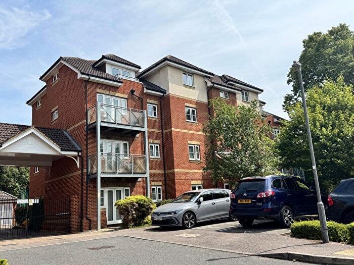 1 Bedroom Flat For Sale In Coopers Rise, High Wycombe, HP13
