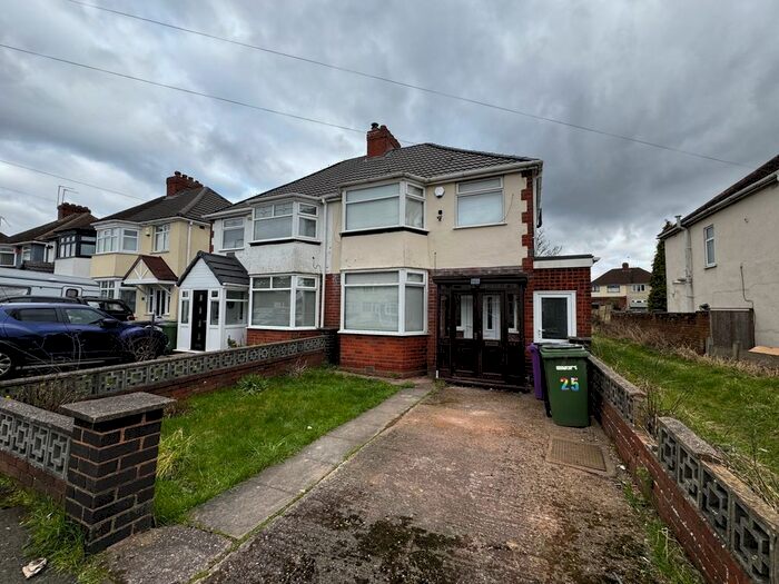 3 Bedroom Semi-Detached House To Rent In Prestwood Avenue, Wednesfield, Wolverhampton, WV11