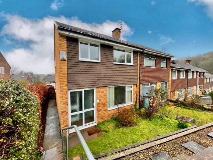 3 Bedroom End Of Terrace House To Rent In Cowslip Drive, Penarth, CF64