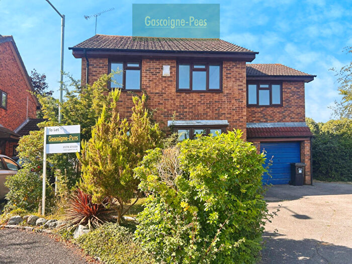 4 Bedroom House To Rent In Woosehill, Wokingham, RG41