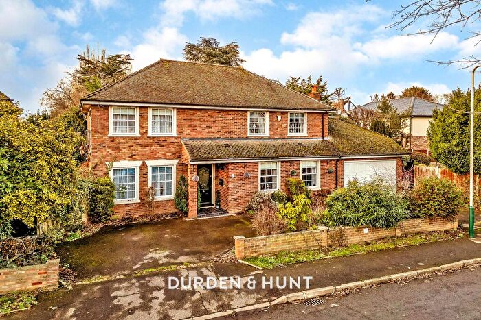 4 Bedroom Detached House For Sale In Brookside, Hornchurch, RM11