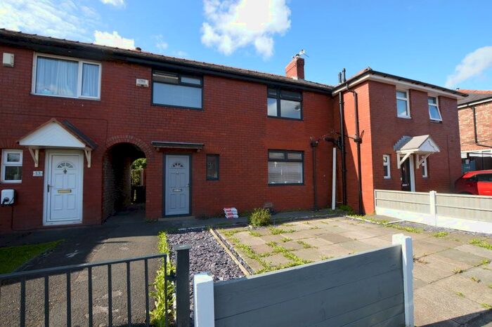 3 Bedroom Town House To Rent In Maple Grove, Wigan, WN6
