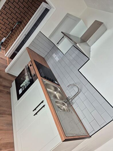 1 Bedroom Flat To Rent In Ammanford, SA18