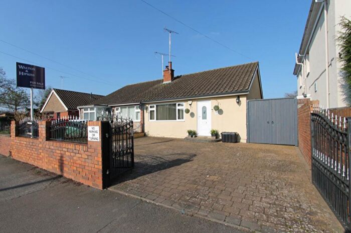 2 Bedroom Bungalow For Sale In Windermere Way, Stourport-on-Severn, DY13