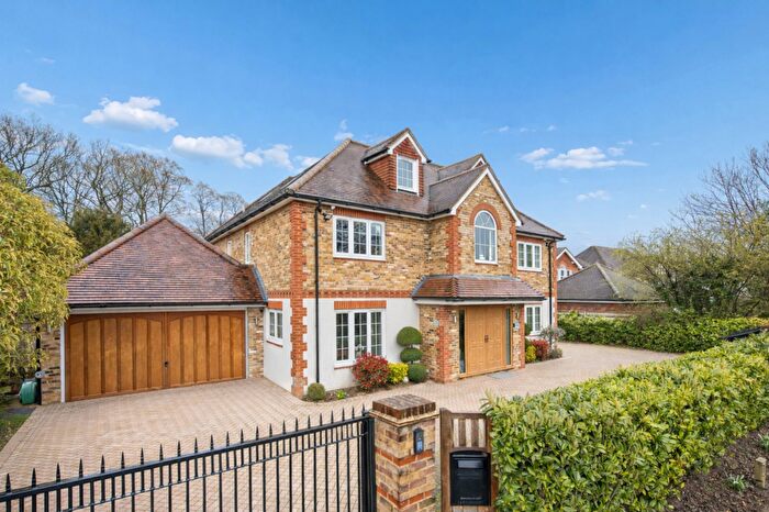 6 Bedroom Detached House For Sale In Gregories Road, Beaconsfield, HP9