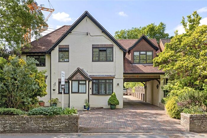 2 Bedroom Flat To Rent In Haslemere Road, Liphook, GU30