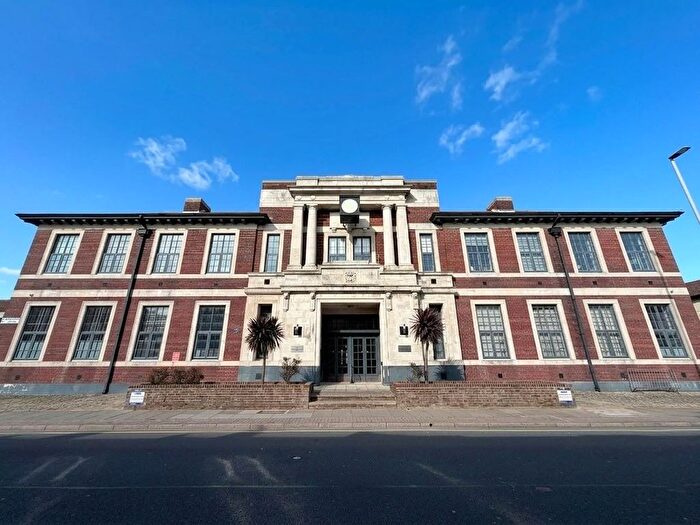 1 Bedroom Flat For Sale In Highland Place, Highland Road, PO4