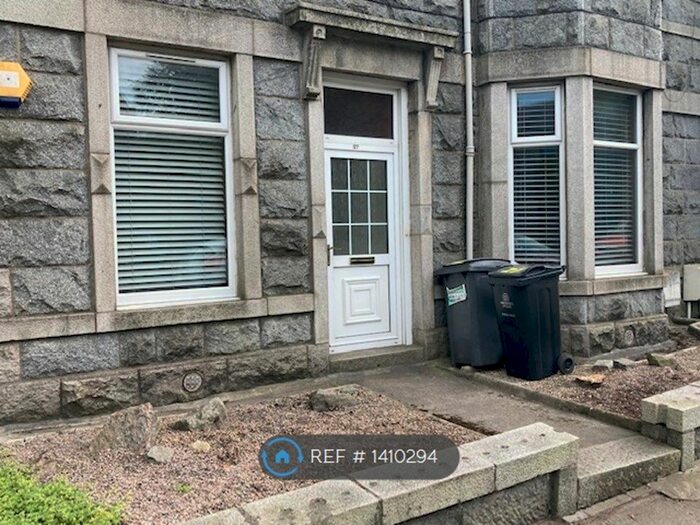 2 Bedroom Flat To Rent In Hilton Street, Aberdeen, AB24