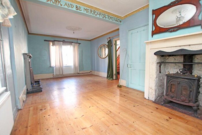 2 Bedroom Semi-Detached House For Sale In Bradford Street, Eastbourne, BN21
