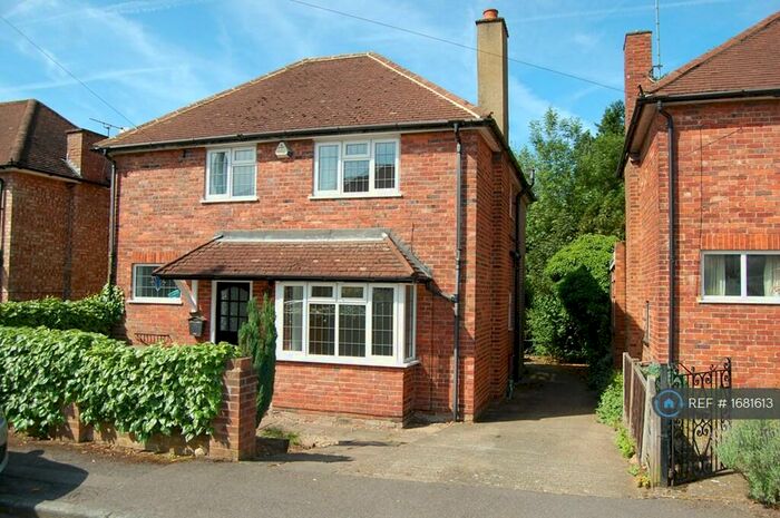 4 Bedroom Detached House To Rent In Ardmore Avenue, Guildford, GU2