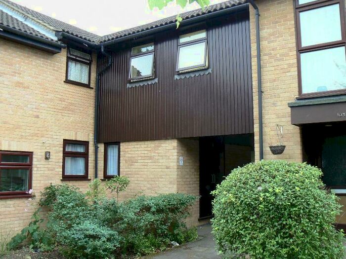 1 Bedroom Apartment To Rent In Knaphill, GU21