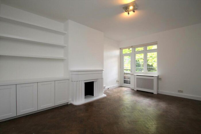 2 Bedroom Apartment To Rent In North Hill, Highgate, N6