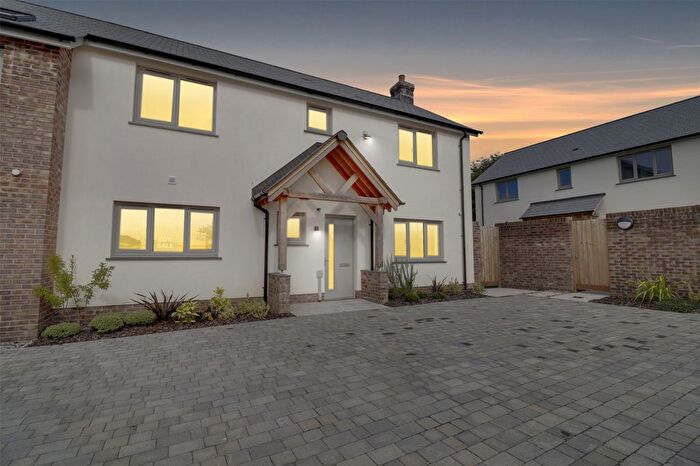 4 Bedroom End Of Terrace House For Sale In Market Gardens, Torrington, Devon, EX38