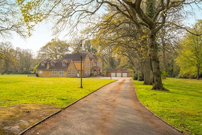 5 Bedroom Detached House For Sale In London Road, Ascot, SL5