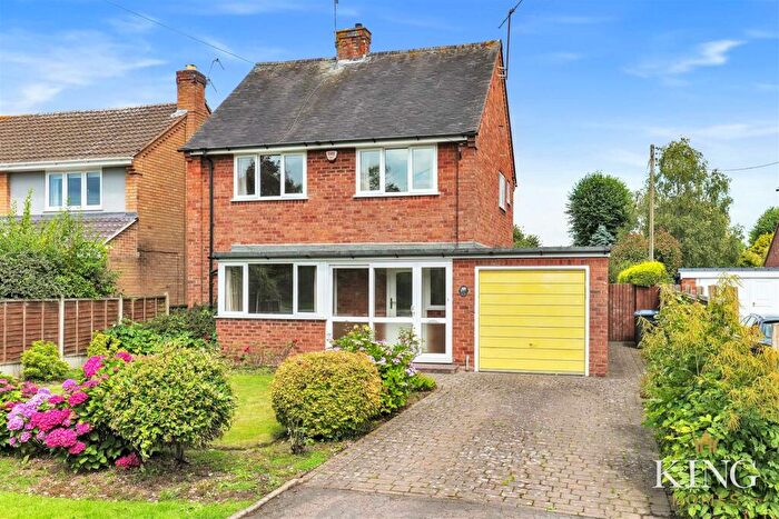 3 Bedroom Detached House For Sale In Bromsgrove Road, Studley, B80