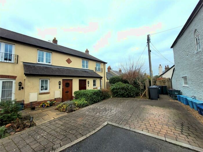 2 Bedroom Apartment For Sale In Silver Street, Honiton, Devon, EX14
