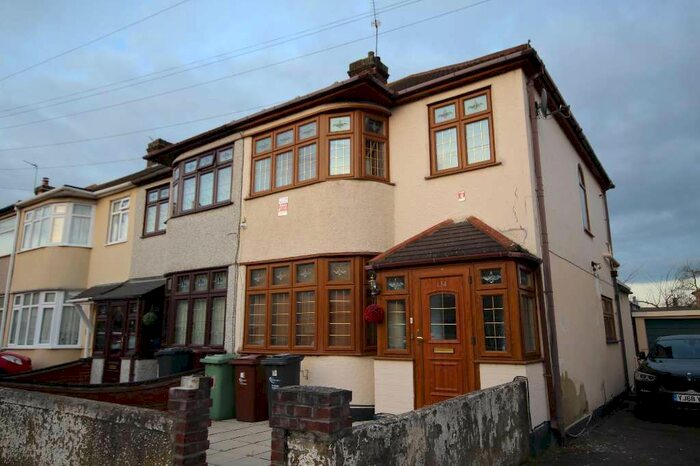 3 Bedroom End Of Terrace House To Rent In Temple Avenue, London, RM8