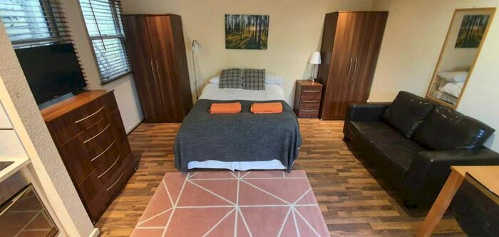 Studio To Rent In Cranhurst Road, London, NW2