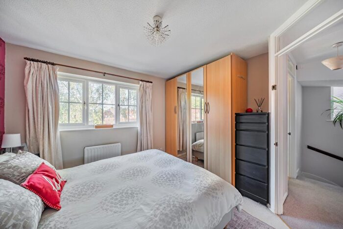 5 Bedroom Detached House For Sale In Woking, Surrey, GU22