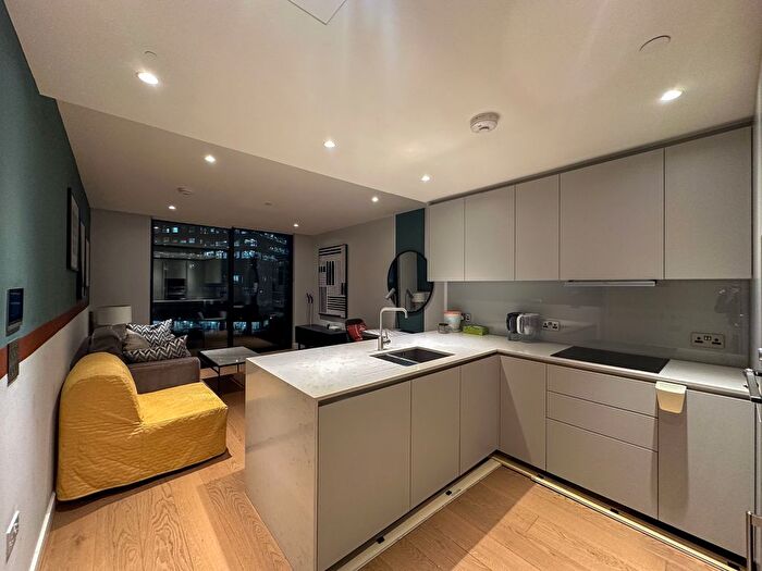 1 Bedroom Flat To Rent In Hampton Tower, Marsh Wall, E14