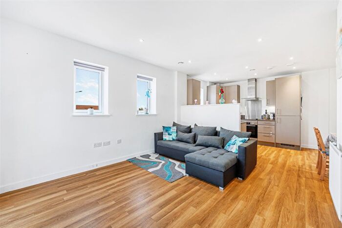 2 Bedroom Flat To Rent In Manet Gardens, London, W3