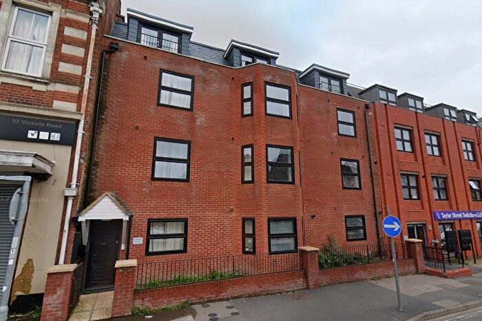 2 Bedroom Flat To Rent In Victoria Road, Aldershot, GU11