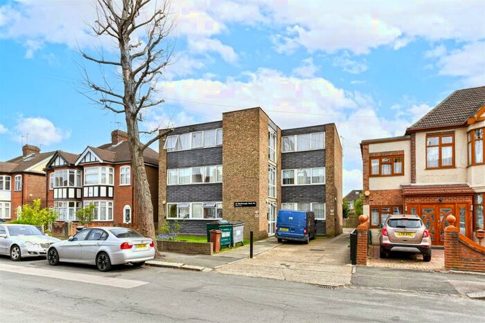 2 Bedroom Flat To Rent In Marlborough Road, Chingford, E4