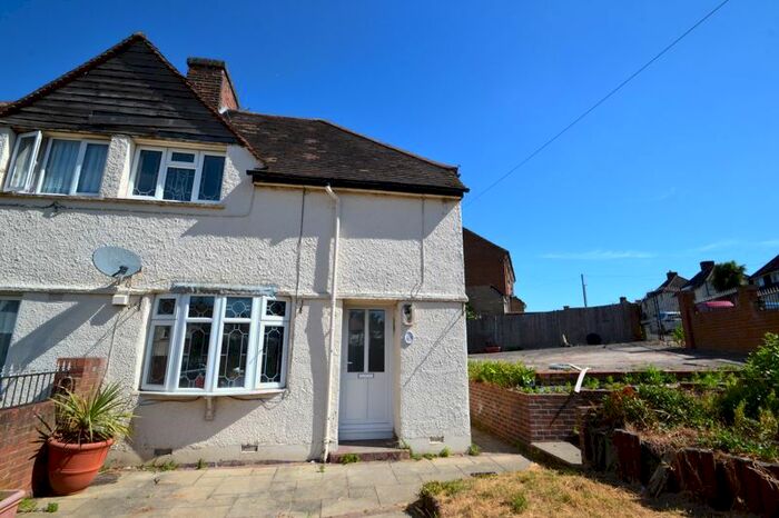 3 Bedroom Semi-Detached House To Rent In Hart Dyke Road, Swanley, BR8