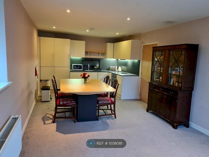 2 Bedroom Flat To Rent In Union Lane, Isleworth, TW7