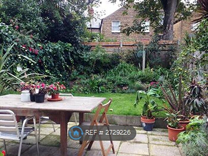 2 Bedroom Flat To Rent In Beechdale Road, London, SW2