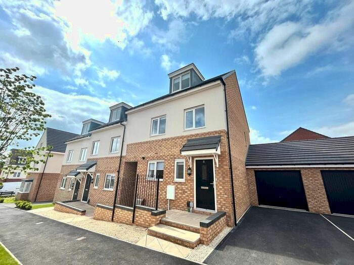 3 Bedroom Property To Rent In Harviston Avenue, Gedling, Nottingham, NG4