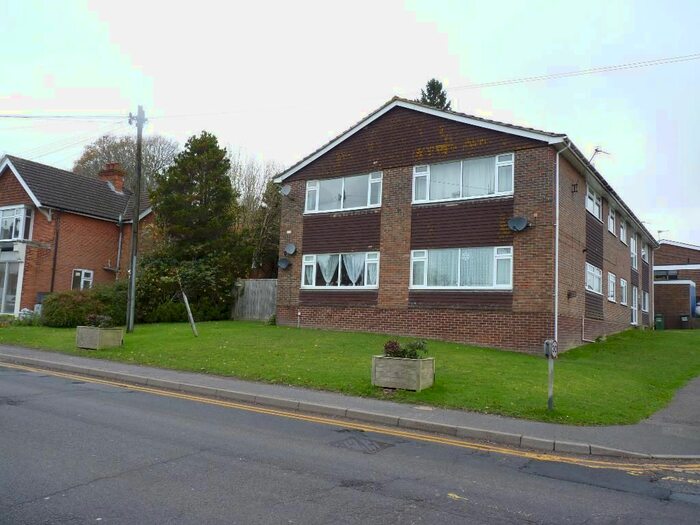 2 Bedroom Flat To Rent In High Street, Horam, E.Sussex, TN21