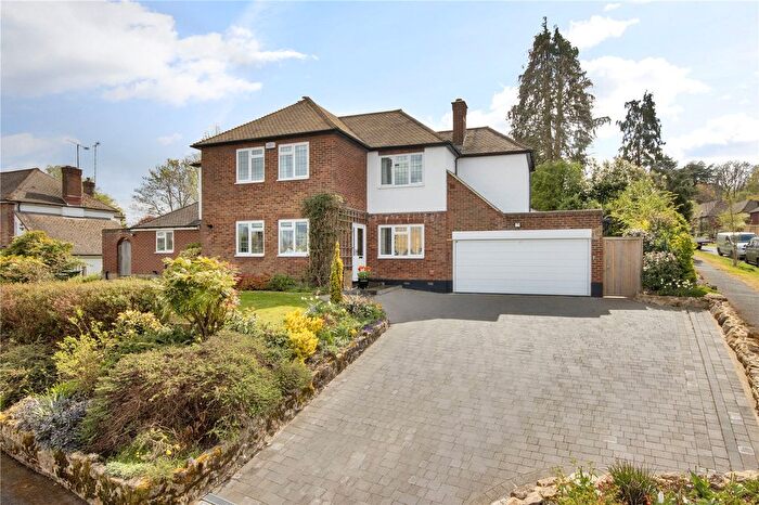 4 Bedroom Detached House For Sale In Lyndhurst Drive, Sevenoaks, Kent, TN13