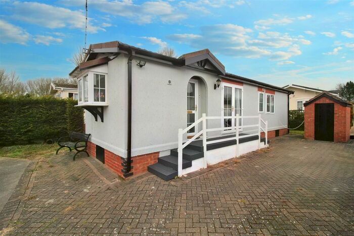 2 Bedroom Park Home For Sale In Oak Lane, Allesley, Coventry, CV5