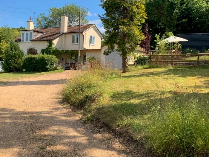 4 Bedroom Country House To Rent In Nags Head Lane, Great Missenden, HP16