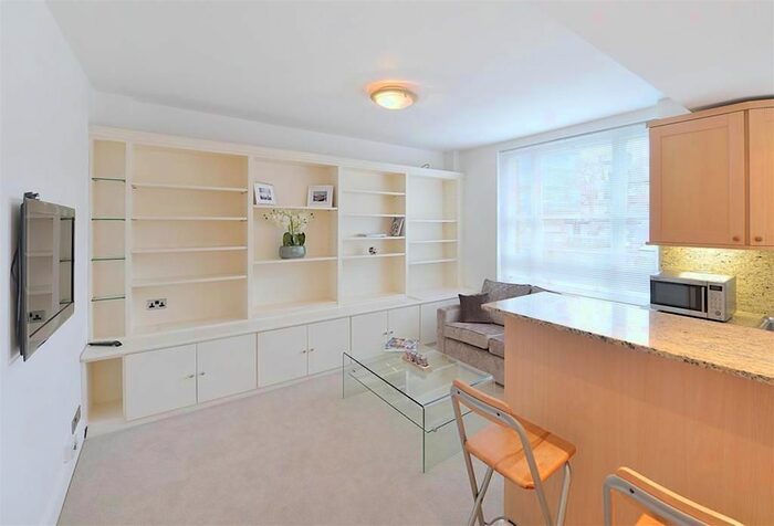 1 Bedroom Flat To Rent In Hill Street, Mayfair, London, W1J