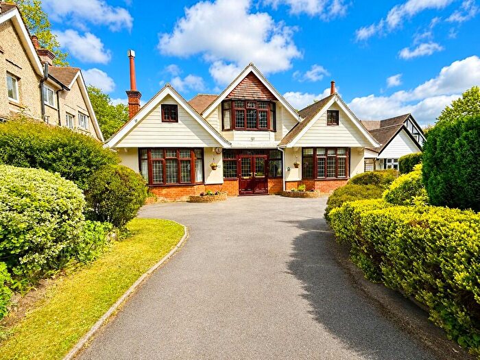 3 Bedroom Detached House For Sale In Queens Park West Drive, Bournemouth, BH8