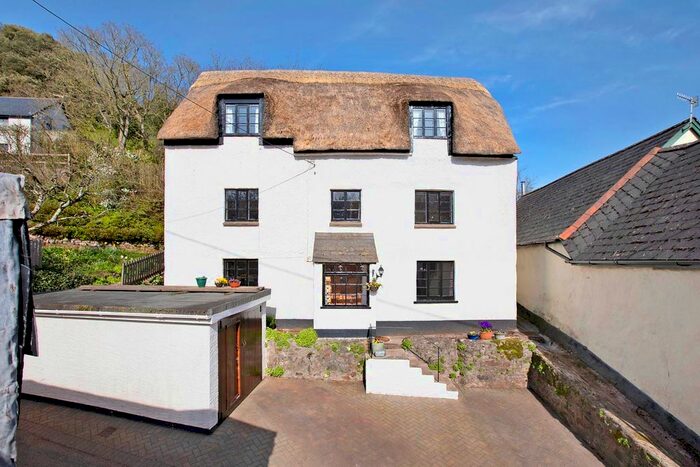 4 Bedroom Detached House For Sale In Forches Hill, Stokeinteignhead, Newton Abbot, TQ12
