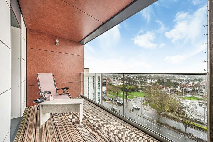 2 Bedroom Flat For Sale In Victoria Avenue, Southend-On-Sea, SS2